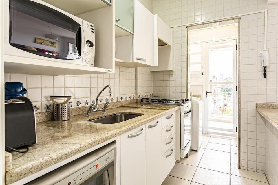 Basic Apartment | Private kitchen | Cookware/dishes/utensils