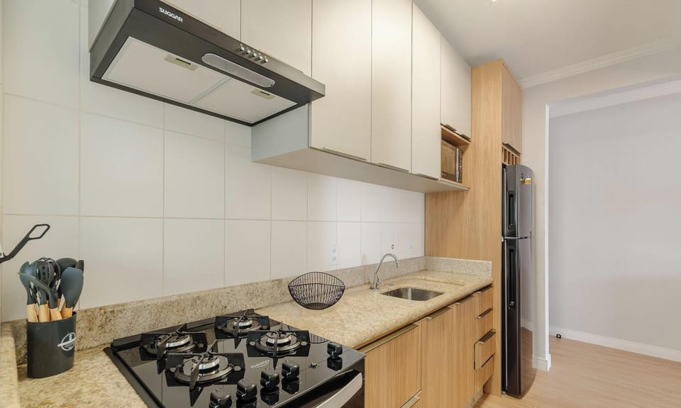 Basic Apartment | Private kitchen | Cookware/dishes/utensils