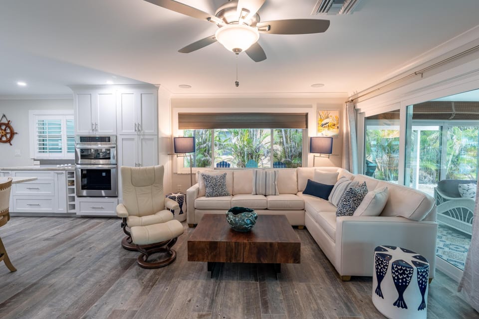 House, Multiple Beds (Gus's Getaway) | Living area