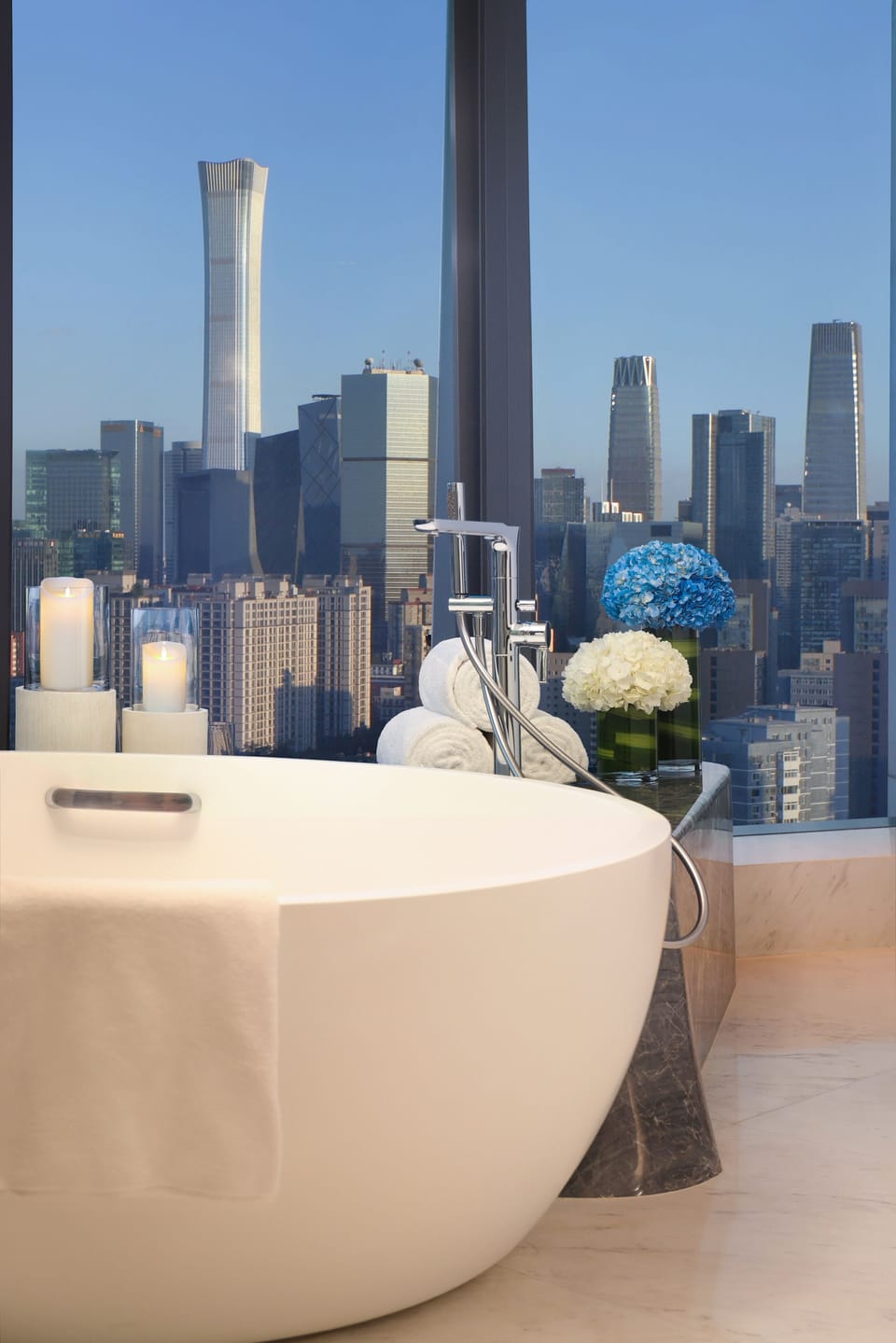 Junior Suite, 1 King Bed (CBD View) | Bathroom | Separate tub and shower, designer toiletries, hair dryer, bathrobes