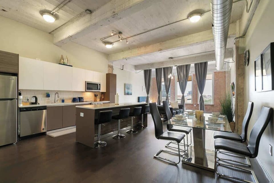 Bright space with sleek furnishings and city views for delightful meals together!