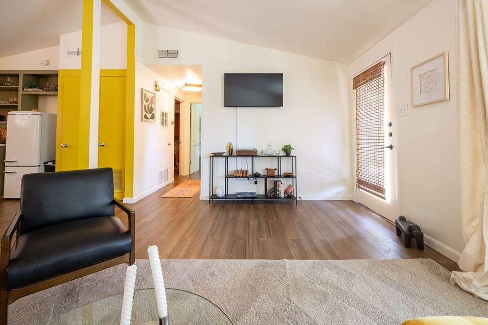 Living Room / Lounge