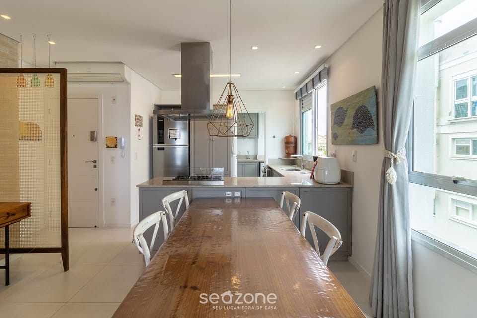 Basic Apartment | Dining
