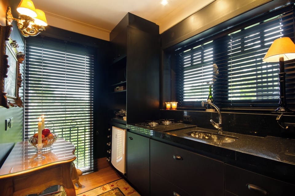 Superior Suite | In-room safe, soundproofing, iron/ironing board, free WiFi