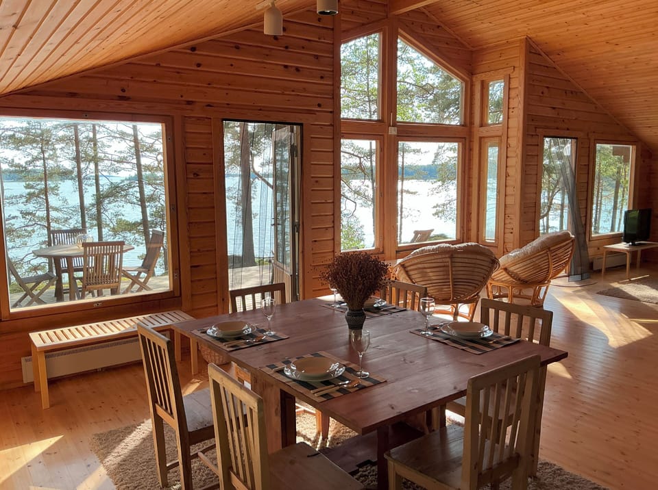 Villa dinning and alcove areas with sea view