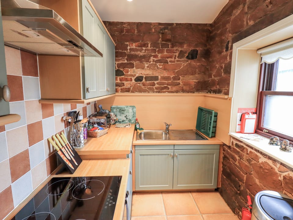 Cottage | Private kitchen | Cookware/dishes/utensils