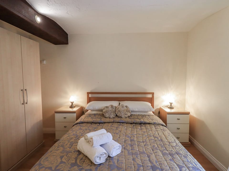 Cottage | 2 bedrooms, individually decorated, individually furnished, free WiFi