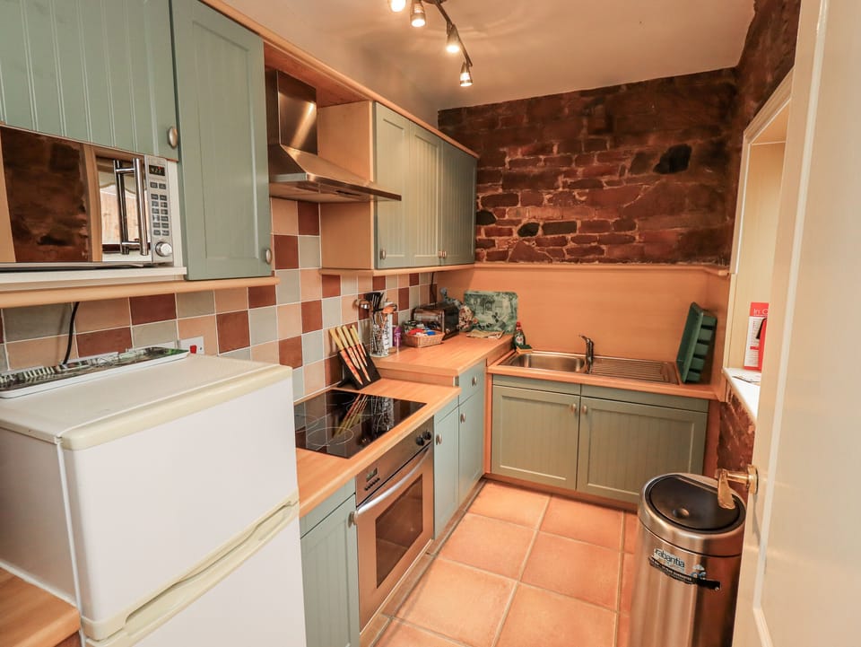 Cottage | Private kitchen | Cookware/dishes/utensils