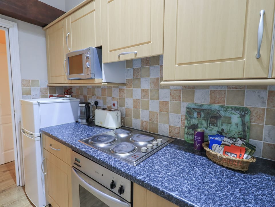 Cottage | Private kitchen | Cookware/dishes/utensils