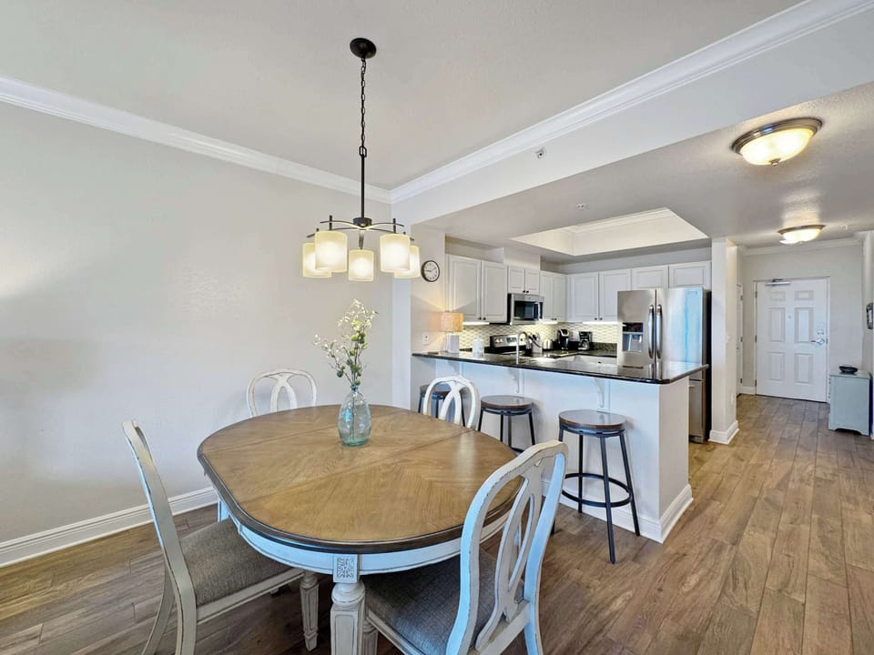 Condo, Multiple Beds, Balcony, Pool View (Sunset Crossing) | Dining