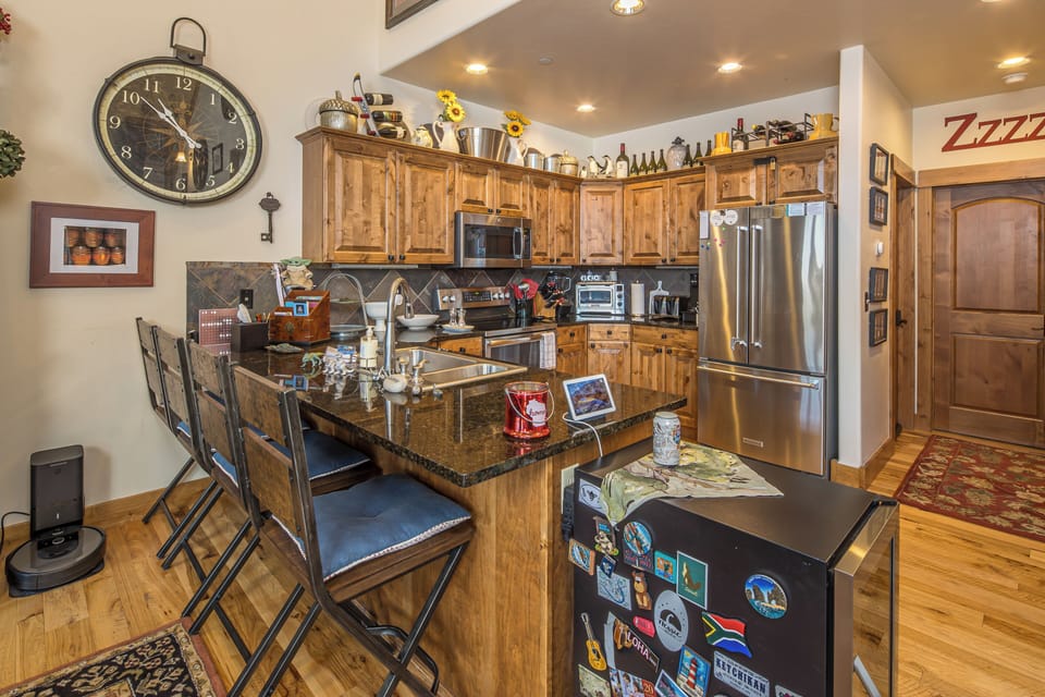 Bar Seating To Enjoy a Cup of Coffee | Upper level