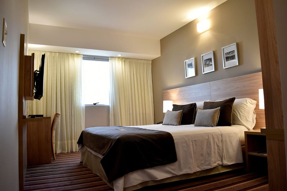 Suite | Minibar, in-room safe, individually decorated, individually furnished