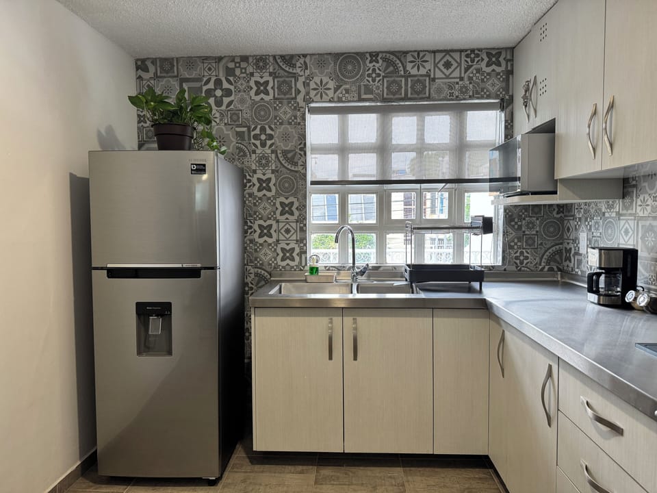 Kitchen fully equipped.