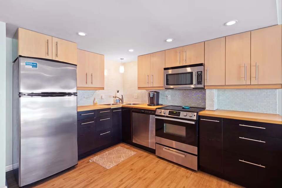 Full-size modern kitchen for your convenience.