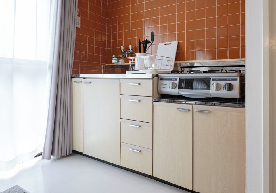 Apartment | Private kitchen | Full-size fridge, microwave, stovetop, cookware/dishes/utensils