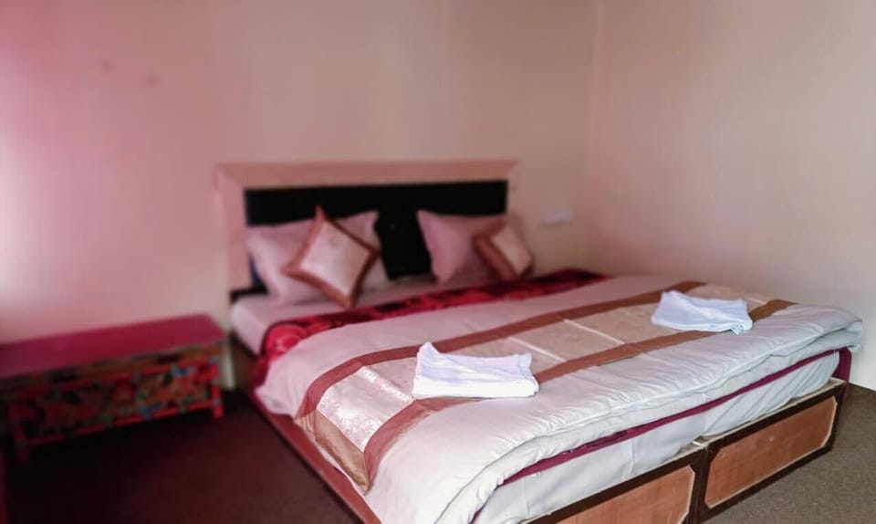 Deluxe Cottage, Lake View | Egyptian cotton sheets, premium bedding, memory foam beds, desk