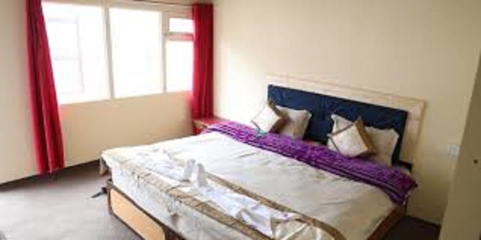 Deluxe Cottage, Lake View | Egyptian cotton sheets, premium bedding, memory foam beds, desk