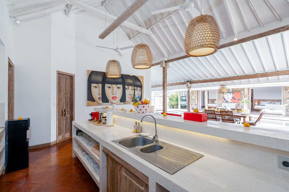 Basic Villa | Private kitchen | Oven, stovetop, blender, cookware/dishes/utensils