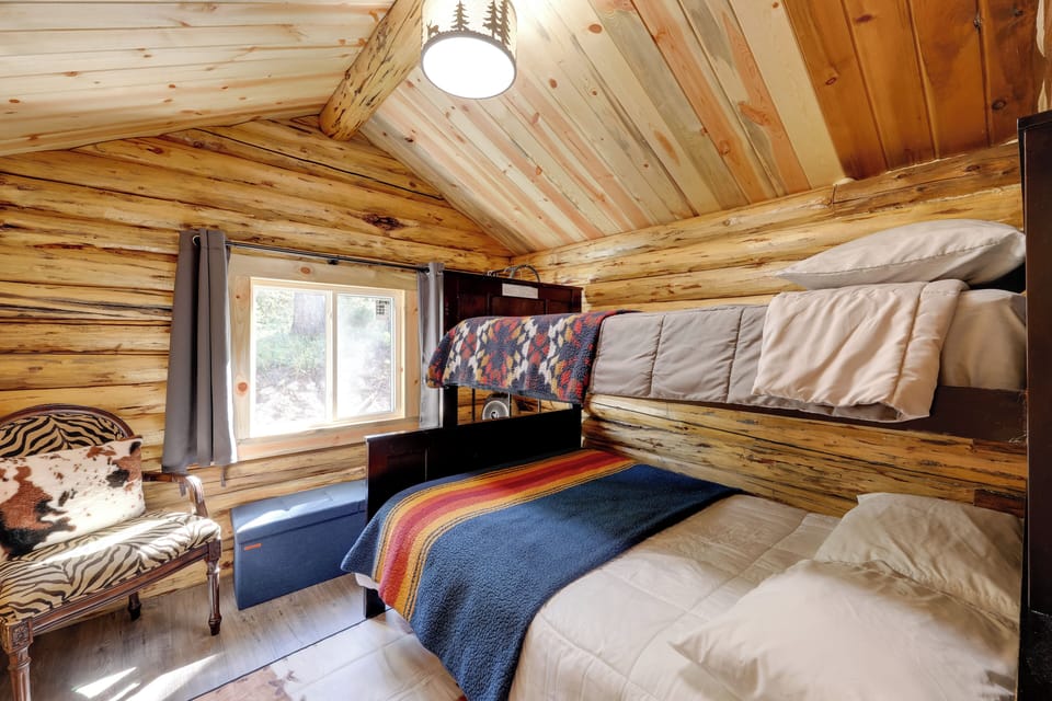 Bedroom | Twin/Full Bunk Bed | Linens Provided