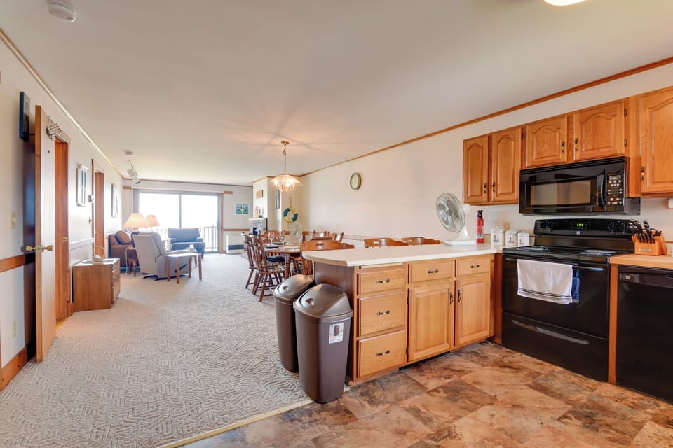 Kitchen | Keurig Coffee Maker | Dishwasher | Blender