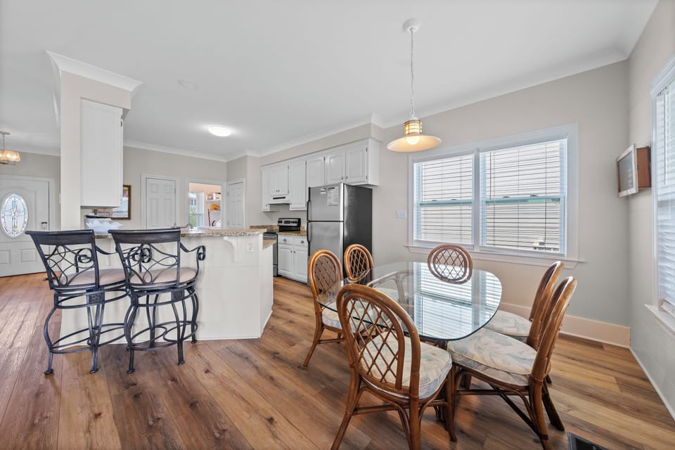 Signature House, 4 Bedrooms, Patio, Lagoon View | In-room dining