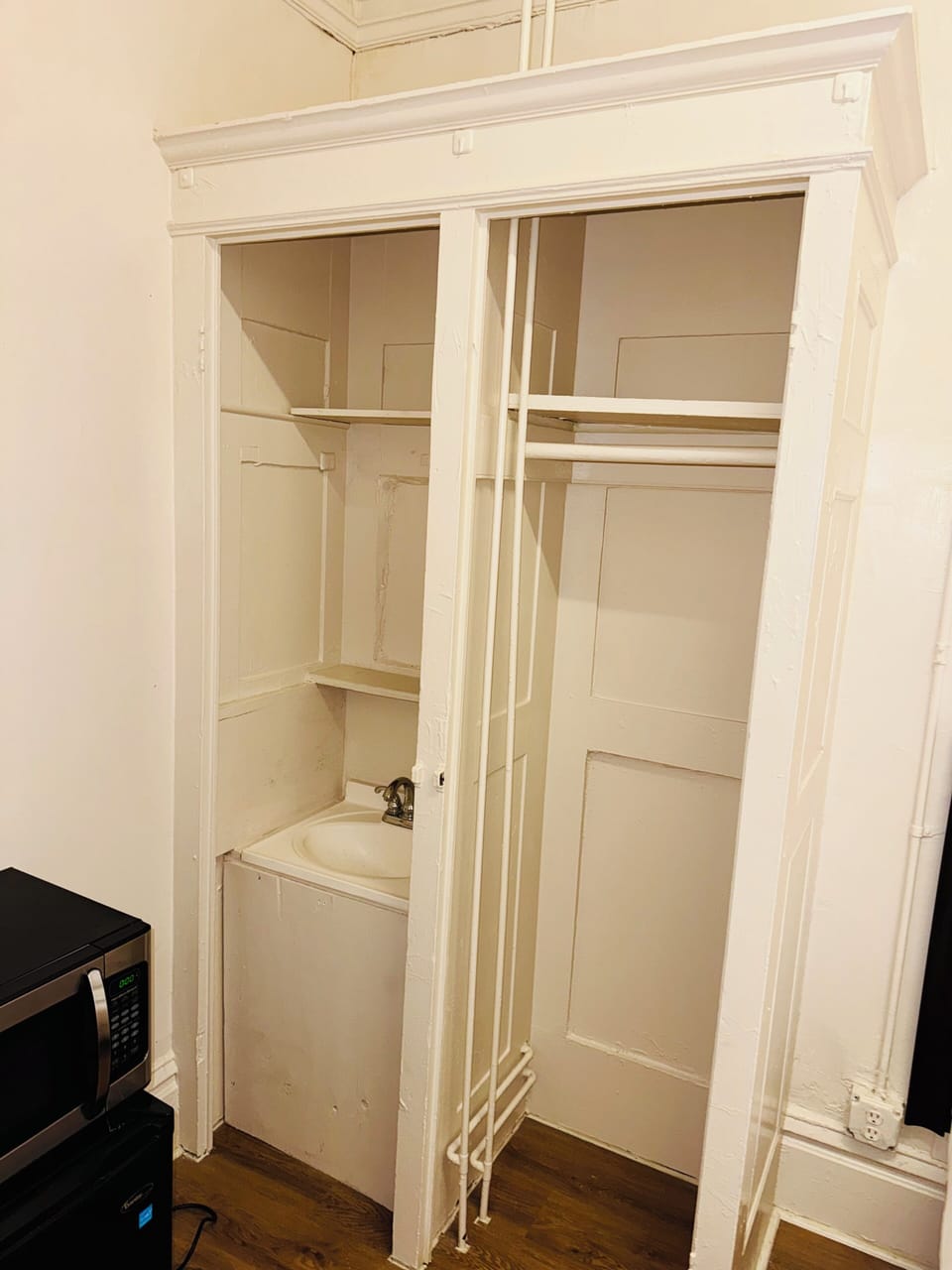 Basic Double Room, 1 Queen Bed, Non Smoking | Egyptian cotton sheets, premium bedding, down comforters