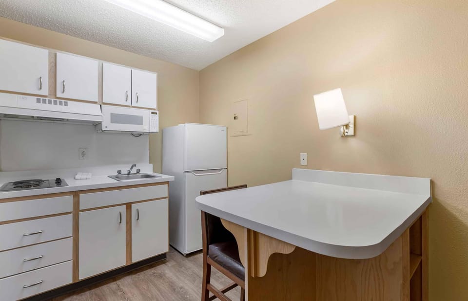 Fridge, microwave, stovetop