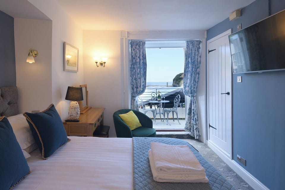 Deluxe Double Room, Balcony, Sea View | Free WiFi