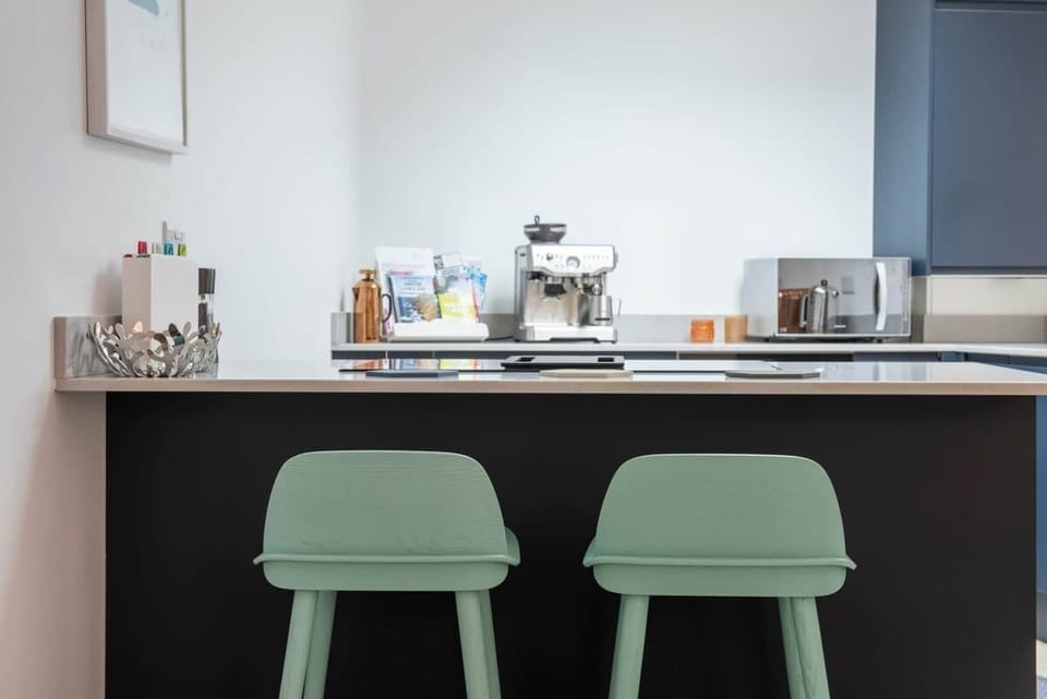 Breakfast Bar