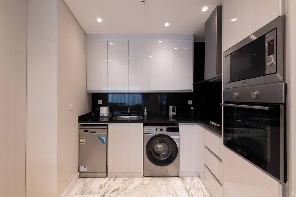 Apartment, Balcony, Golf View | Private kitchen | Fridge, dishwasher