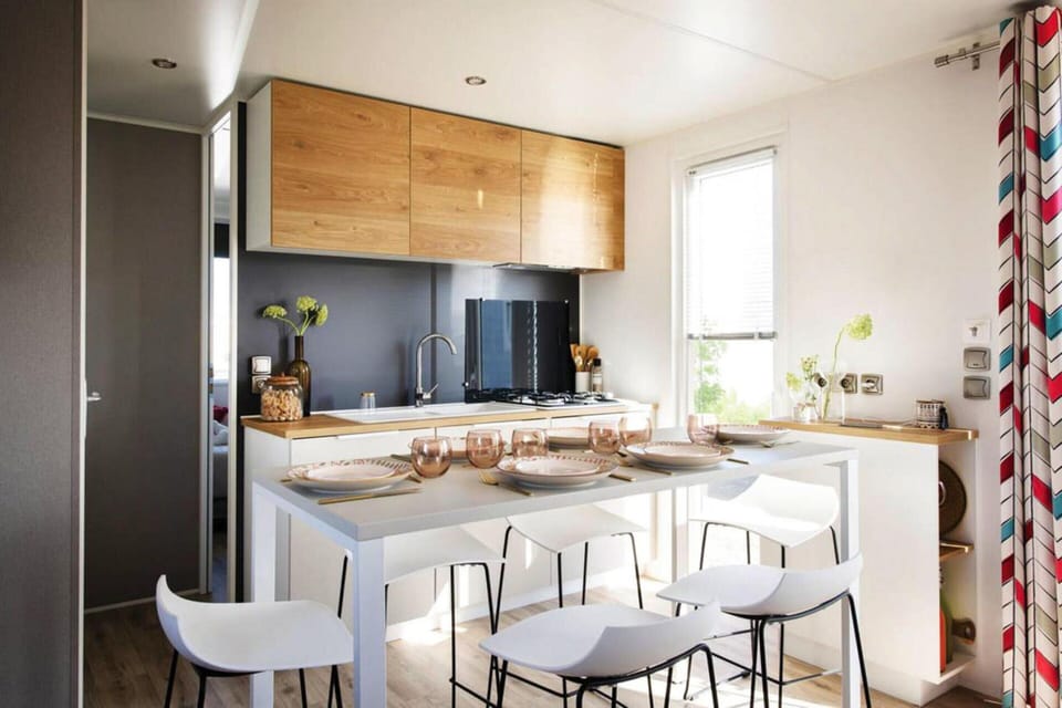 Mobile Home | Private kitchen | Highchair