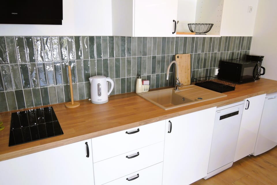 Mobile Home | Private kitchen | Highchair