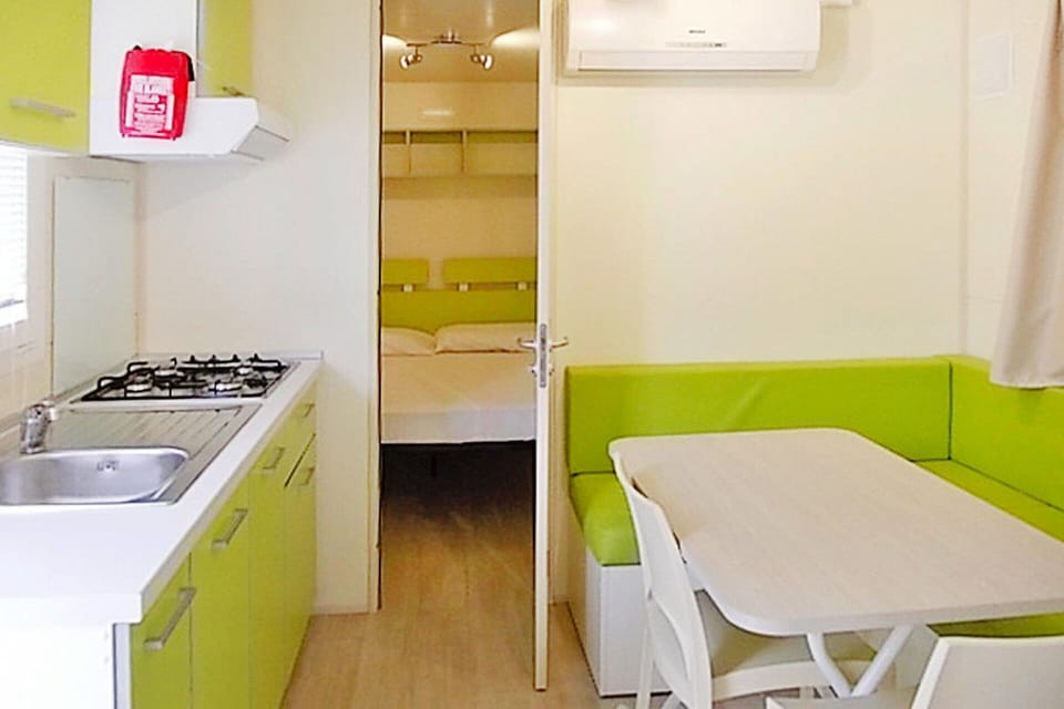 Mobile Home | Private kitchen