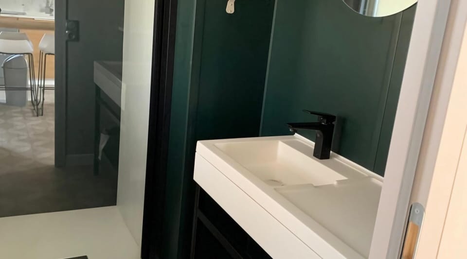 Mobile Home | Bathroom