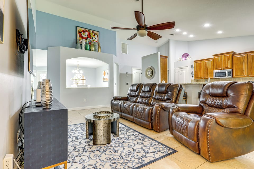 House (3 Bedrooms) | Interior