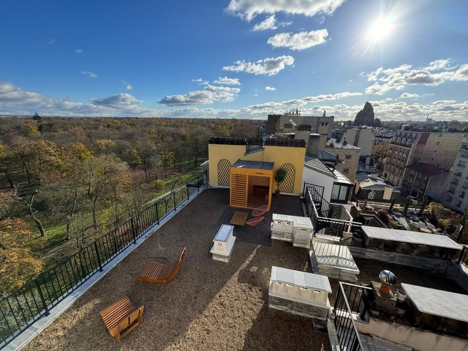 Wake up to forest views and sunshine from your rooftop retreat