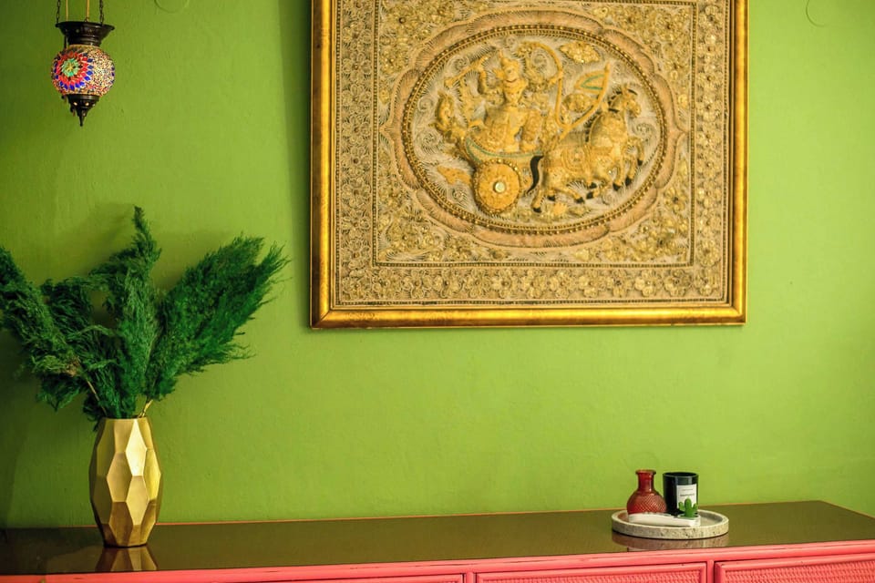 Gold Details and Local Touches
Elegant design elements and golden décor highlight Rhodes’s rich heritage, creating a refined, homely atmosphere.
