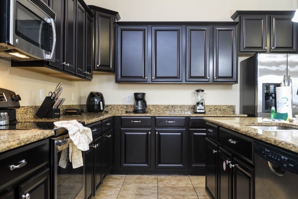 Family Pool Home Near Disney!! Modern Decor, Bbq ,resort W/ Tons Of Amenities! 6 Bedroom Home House in Osceola County