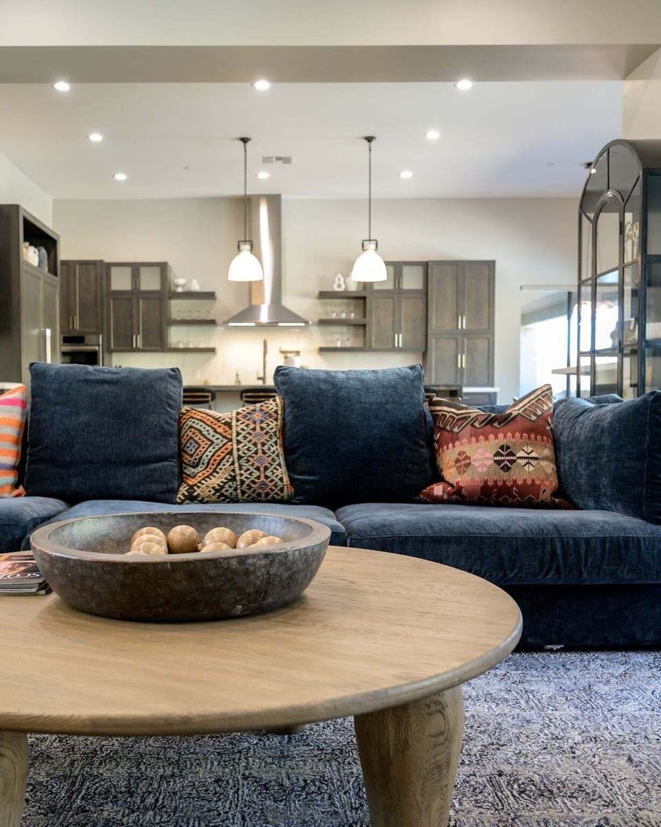 House, 4 Bedrooms | Living area | Smart TV