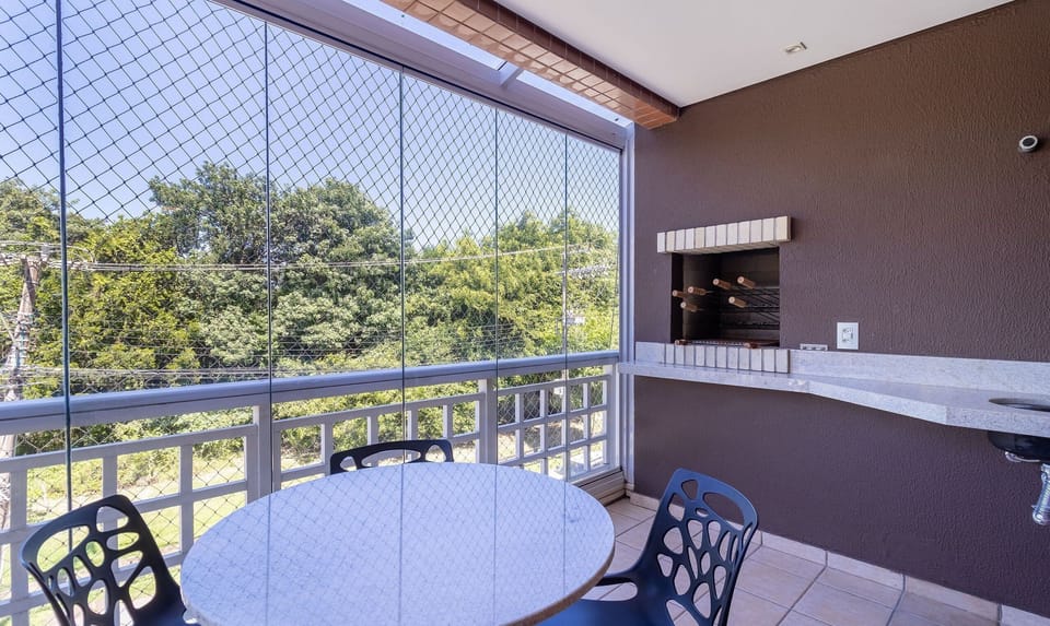 Basic Apartment | Outdoor dining