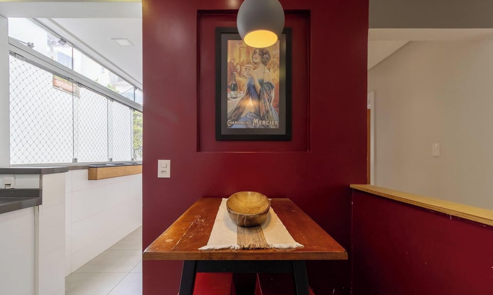 Basic Apartment | Dining