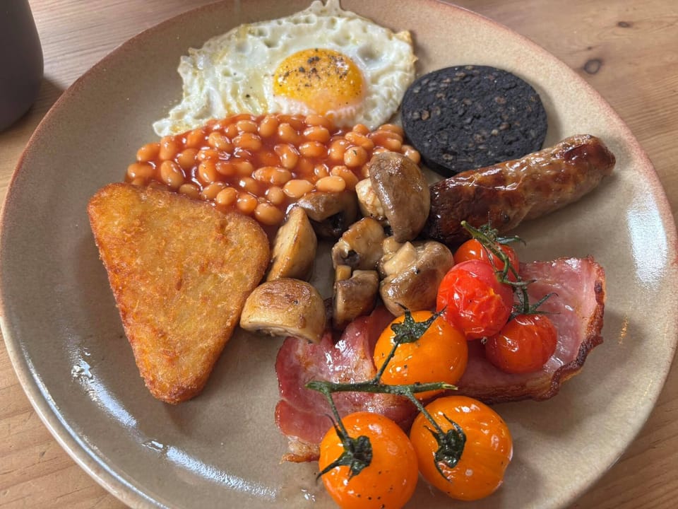 Free daily English breakfast