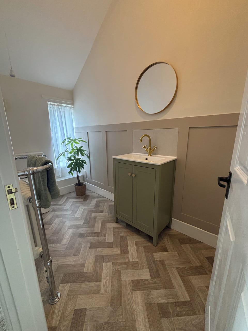 Comfort Double or Twin Room, Balcony, Garden View | Bathroom | Shower, hair dryer, soap, shampoo