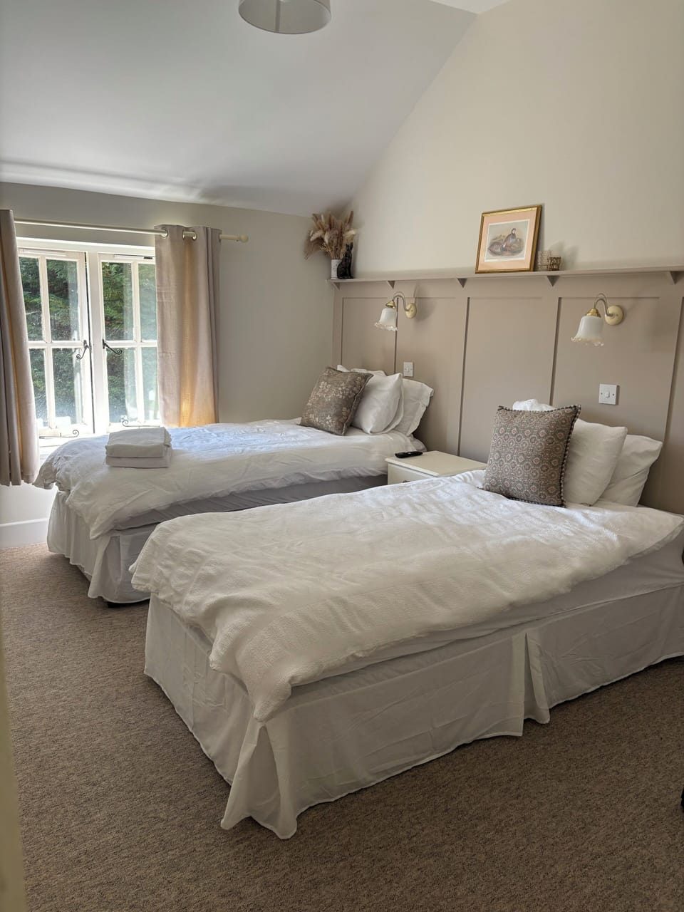 Comfort Double or Twin Room | Iron/ironing board, free WiFi
