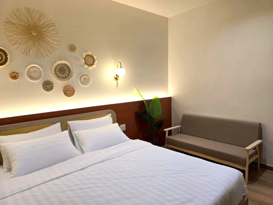 Superior Room | Premium bedding, soundproofing, free WiFi, bed sheets