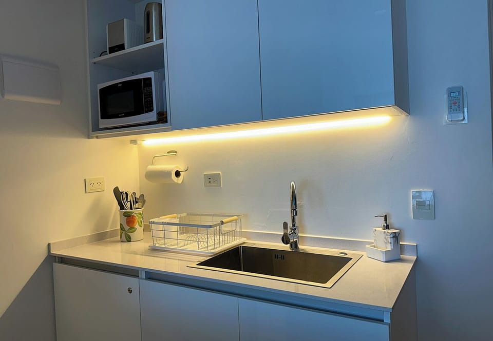 Apartment, Balcony, Garden View | Private kitchen | Electric kettle