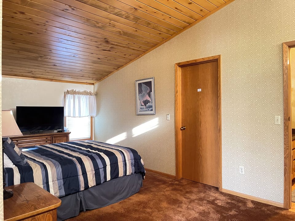 Loft queen bed with full bath 
