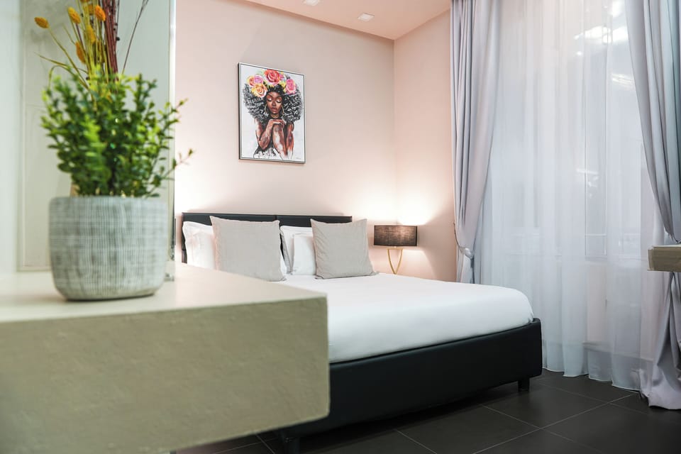 Prestige Suite | Egyptian cotton sheets, premium bedding, memory foam beds, minibar