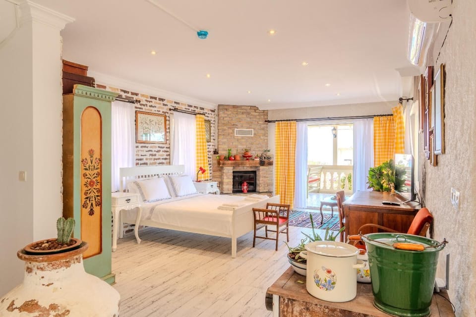 Comfort Room, Sea View | Desk, laptop workspace, free WiFi