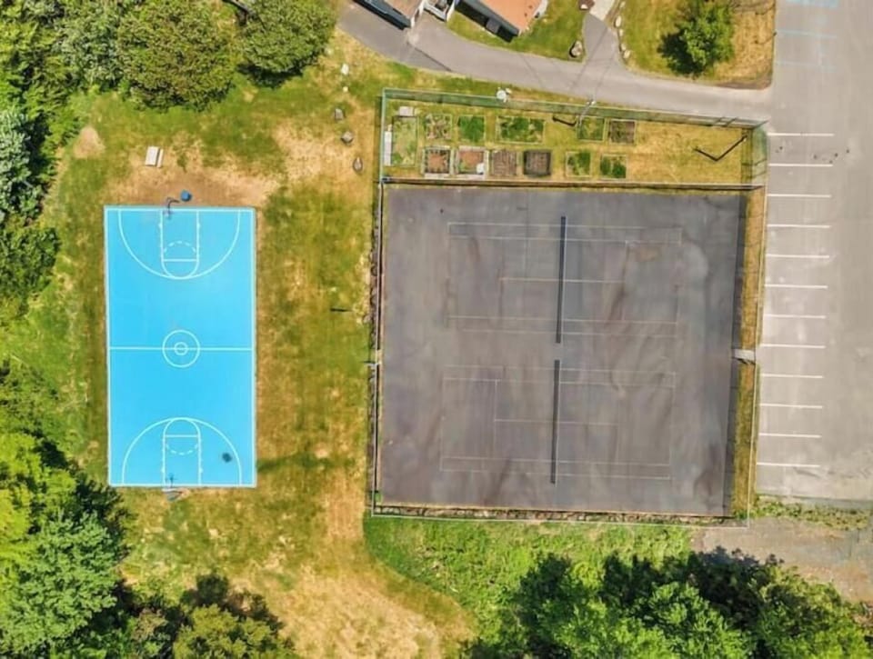 Community courts for basketball and more- perfect for active guests.